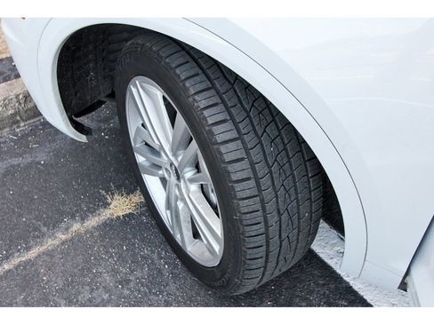Used 2019 Audi Q5 2.0T Premium Plus w/ Premium Plus Package AWD/4WD image 35