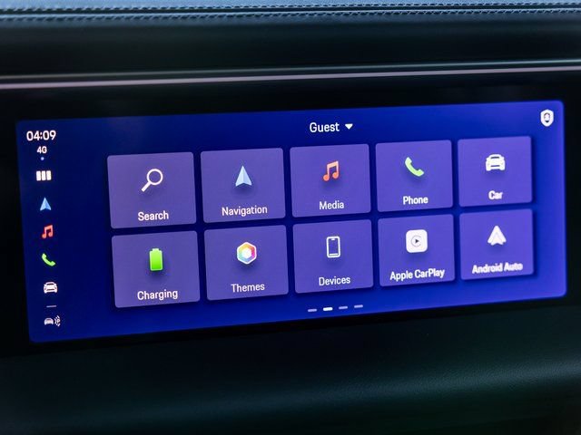 Certified 2025 Porsche Macan Electric RWD image 54