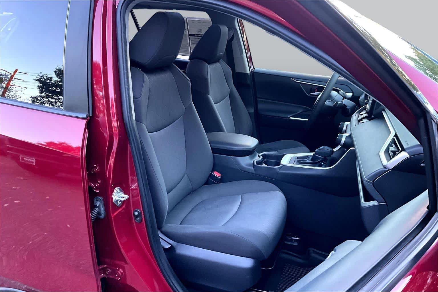Certified 2019 Toyota RAV4 XLE AWD/4WD image 8