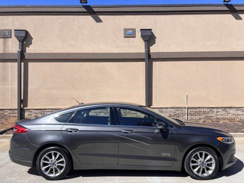 Used 2018 Ford Fusion Energi SE image 4
