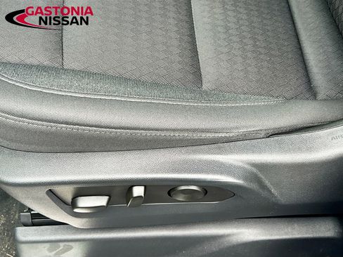 Used 2022 Chevrolet Silverado 1500 LT image 26