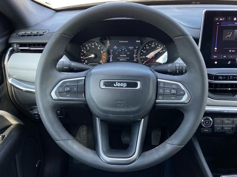 Used 2023 Jeep Compass Limited w/ Sun and Sound Group AWD/4WD image 15