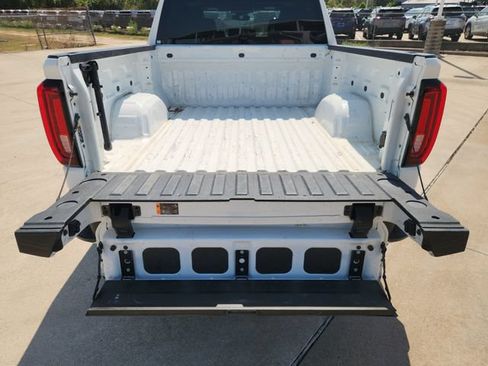 Used 2025 GMC Sierra 1500 SLT AWD/4WD image 32