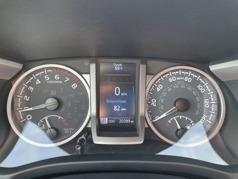 Used 2022 Toyota Tacoma SR5 image 15