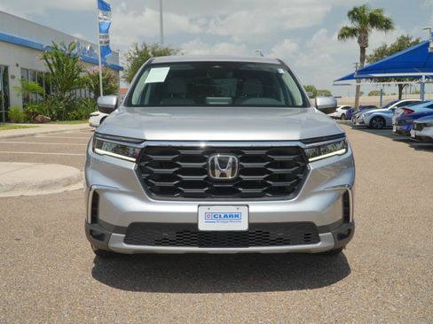 Used 2025 Honda Pilot EX-L image 2