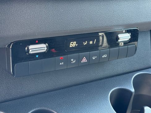 Used 2025 Mercedes-Benz Sprinter 2500 image 34