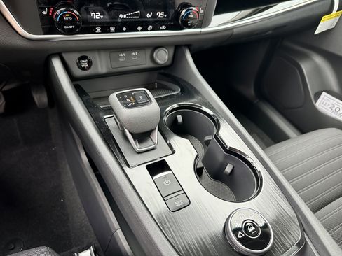 New 2026 Nissan Rogue SV AWD/4WD image 18