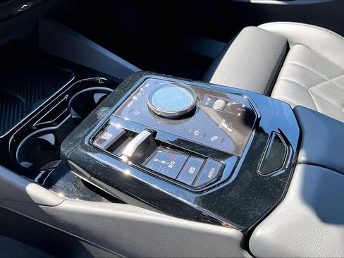 Certified 2026 BMW 530i RWD image 17