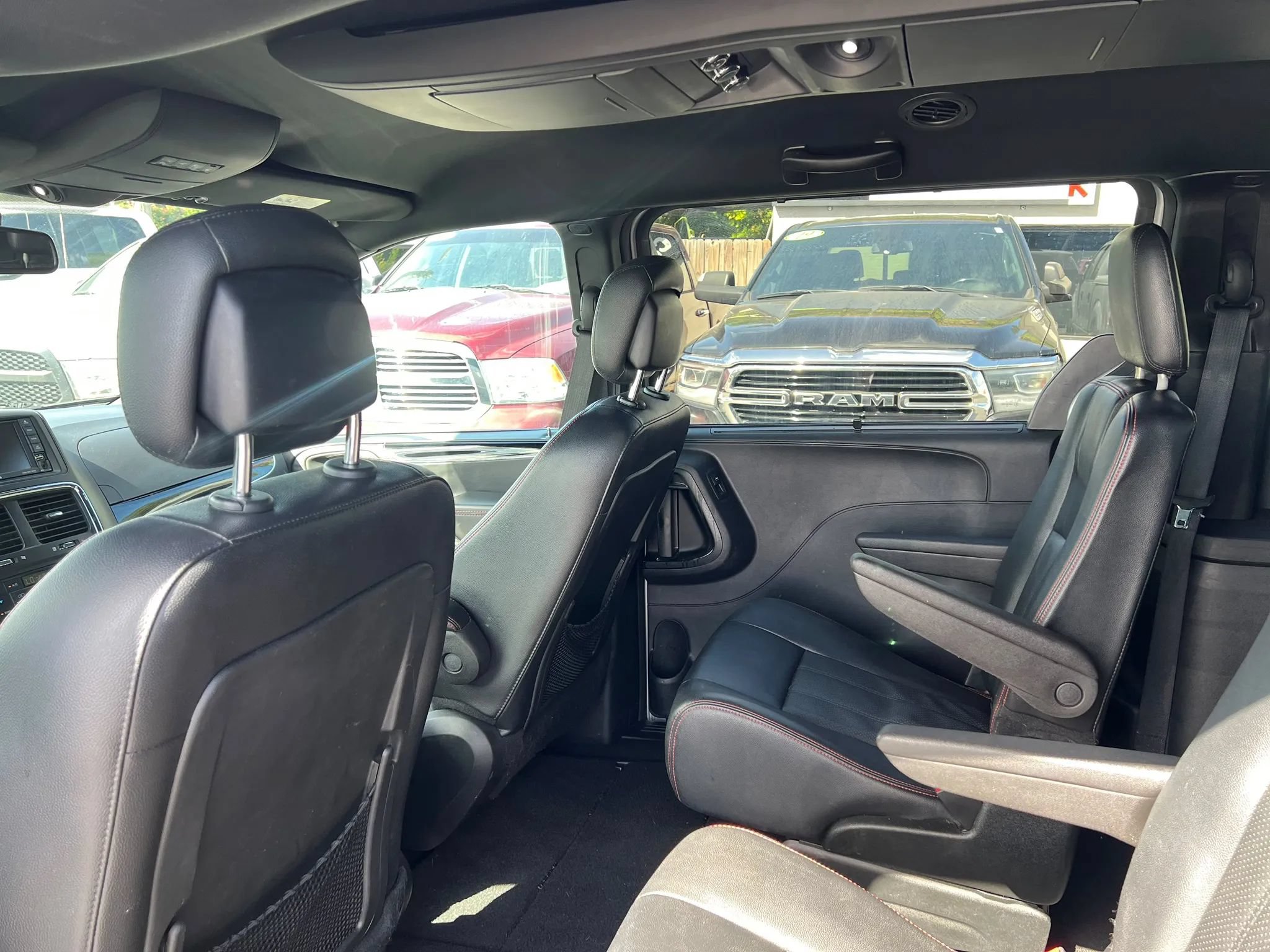 Used 2018 Dodge Grand Caravan GT FWD image 11