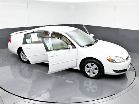 Used 2010 Chevrolet Impala LT w/ Luxury Edition Package image 35