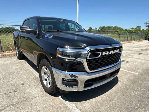 Used 2025 RAM 1500 Big Horn AWD/4WD image 7