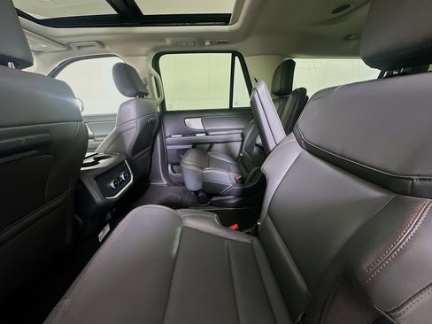Used 2025 Ford Expedition Max Active AWD/4WD image 28