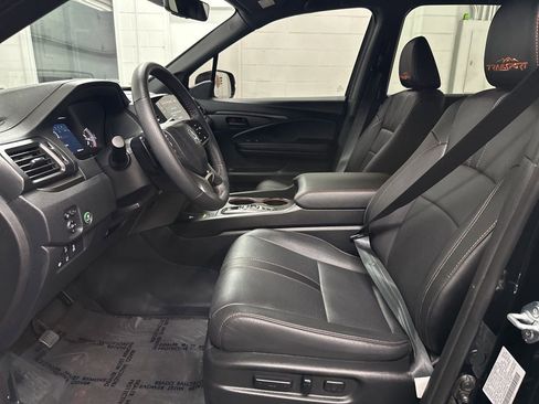 Used 2025 Honda Passport TrailSport image 19