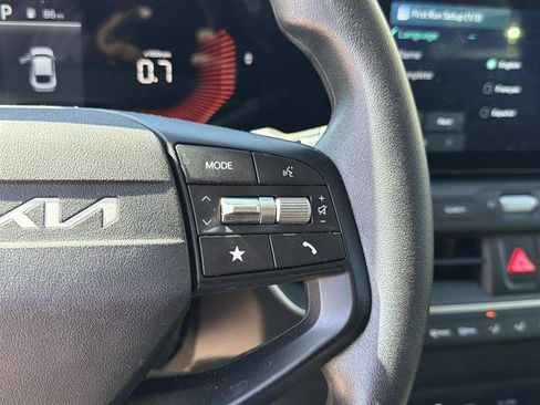 Used 2025 Kia K4 FWD image 17