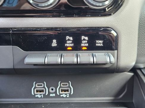 New 2026 RAM 1500 Big Horn w/ Night Edition AWD/4WD image 14