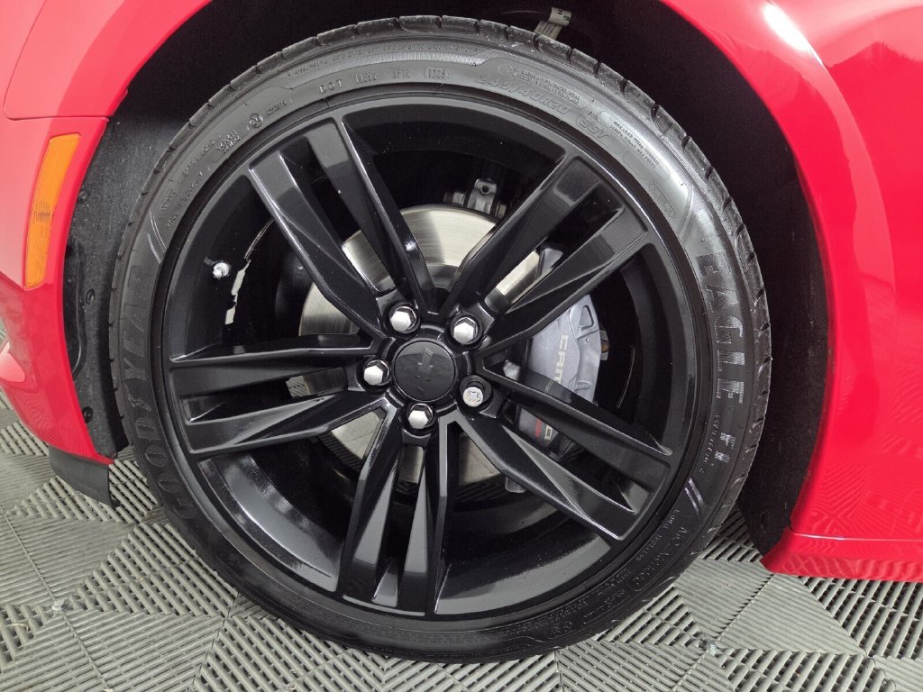 Used 2017 Chevrolet Camaro SS RWD image 8