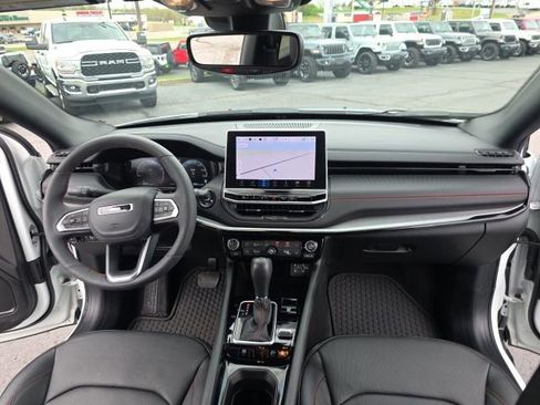 Used 2025 Jeep Compass Trailhawk w/ Trailhawk Elite Group AWD/4WD image 56