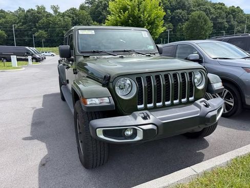 Used 2022 Jeep Gladiator Overland w/ Popular Equipment Package AWD/4WD image 9