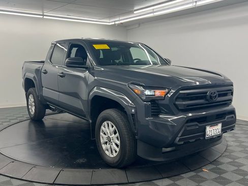 Used 2024 Toyota Tacoma SR RWD image 3