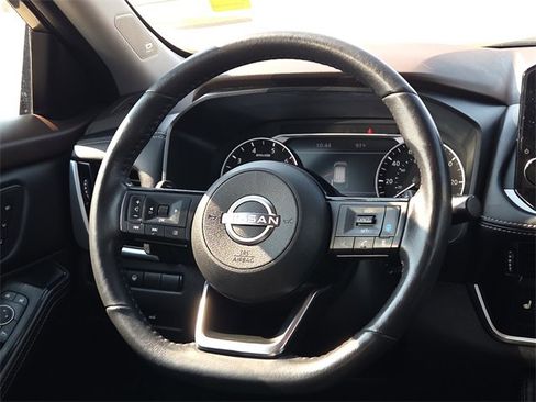 Used 2023 Nissan Rogue SL w/ SL Premium Package image 13