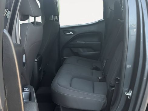 Used 2017 Chevrolet Colorado LT w/ LT Convenience Package AWD/4WD image 12