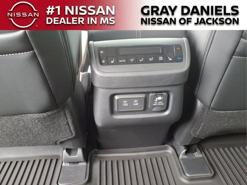 New 2026 Nissan Pathfinder Platinum w/ Accent Package FWD image 16