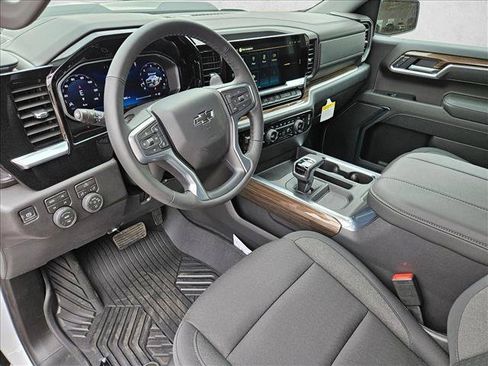 New 2026 Chevrolet Silverado 1500 LT Trail Boss w/ Dark Appearance Package AWD/4WD image 3