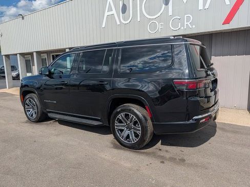 Used 2024 Jeep Wagoneer Series II AWD/4WD image 2