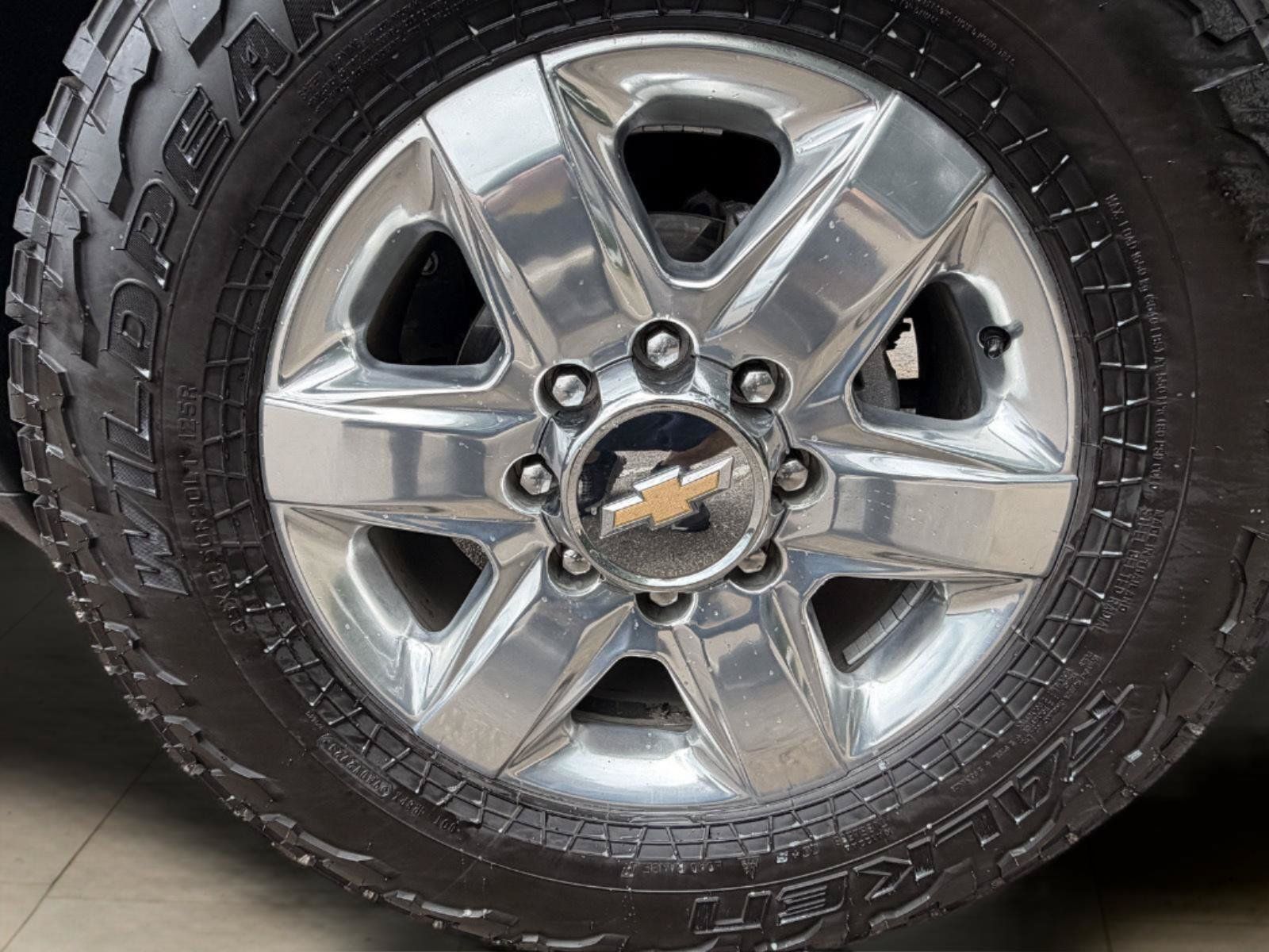 Used 2022 Chevrolet Silverado 2500 LTZ w/ LTZ Convenience Package AWD/4WD image 14