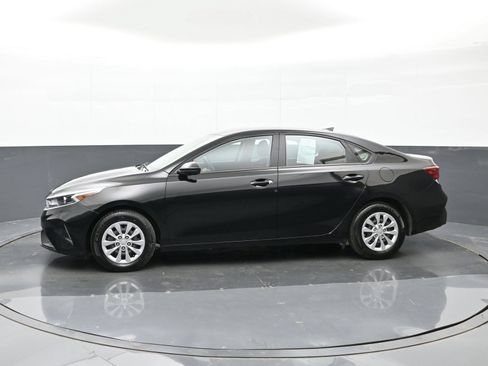 Used 2024 Kia Forte LX FWD image 9