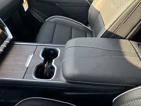 New 2026 GMC Acadia Denali w/ Super Cruise Package image 23