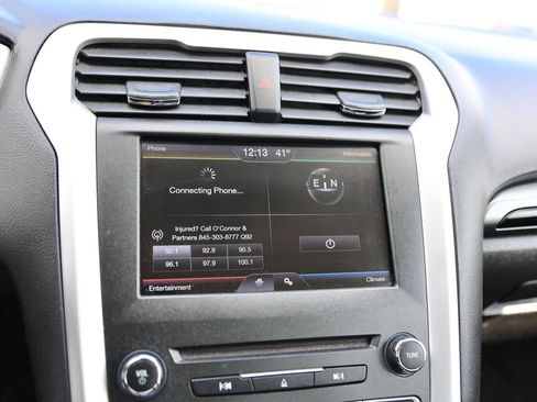 Used 2016 Ford Fusion SE image 22