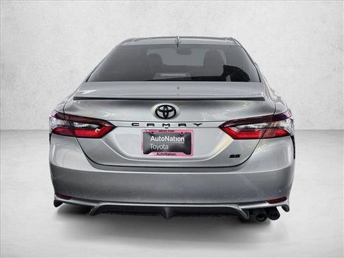 Used 2024 Toyota Camry SE image 6