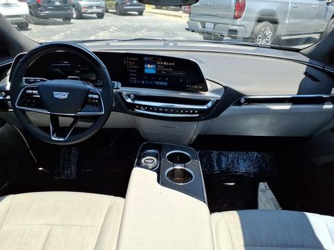 Used 2023 Cadillac Lyriq 2WD image 18