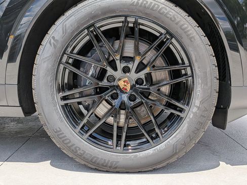 New 2026 Porsche Cayenne AWD/4WD image 28