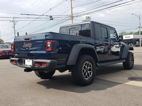 Used 2025 Jeep Gladiator Rubicon w/ Safety Group AWD/4WD image 3