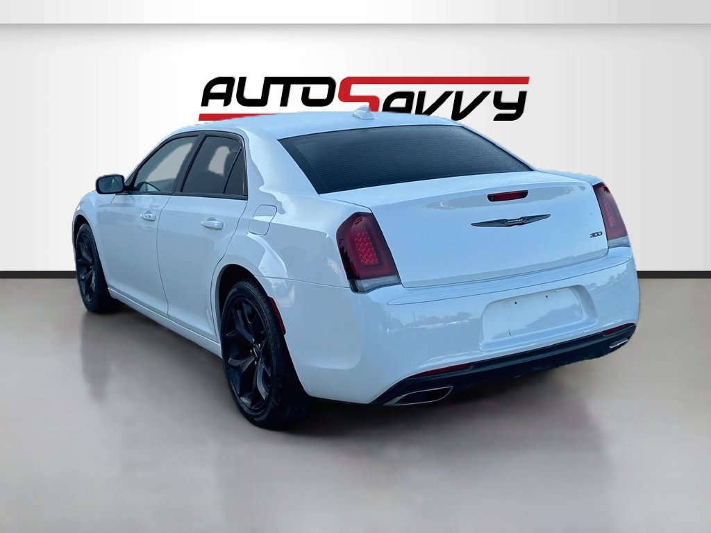 Used 2023 Chrysler 300 Touring w/ Sport Appearance Package RWD image 5