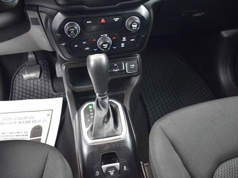 Used 2020 Jeep Renegade Altitude image 12
