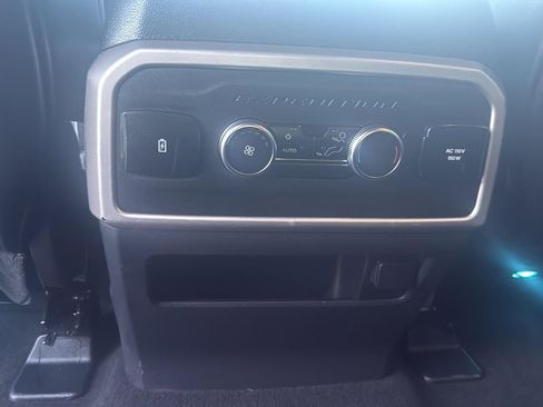Used 2024 Ford Expedition XLT image 14