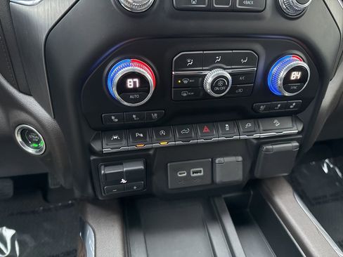 Used 2020 GMC Sierra 1500 Denali w/ Denali Premium Package AWD/4WD image 21