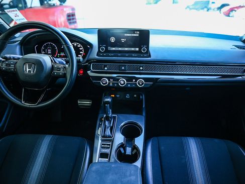 Used 2023 Honda Civic Sport image 3