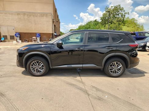 Used 2025 Nissan Rogue S AWD/4WD image 5