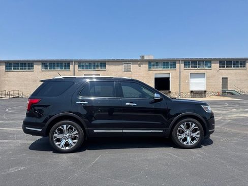 Used 2019 Ford Explorer Platinum AWD/4WD image 4