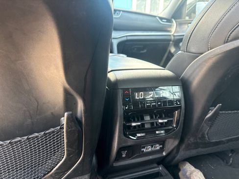 Used 2023 Jeep Grand Cherokee L Limited RWD image 12