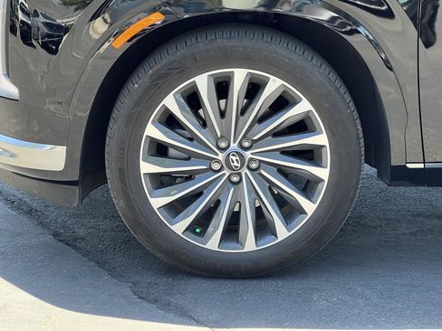 Certified 2025 Hyundai Palisade Calligraphy AWD/4WD image 13