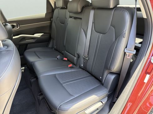 Certified 2025 Kia Sorento S FWD image 24