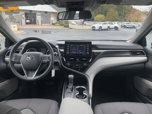 Used 2022 Toyota Camry LE image 30