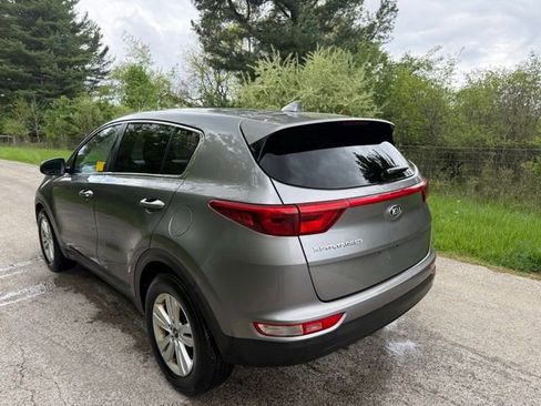 Used 2019 Kia Sportage LX FWD image 2