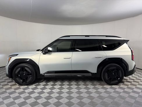 Used 2024 Kia EV9 GT-Line AWD/4WD image 10