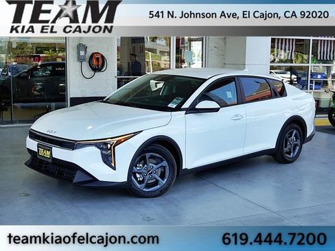 New 2026 Kia K4 LXS image 1